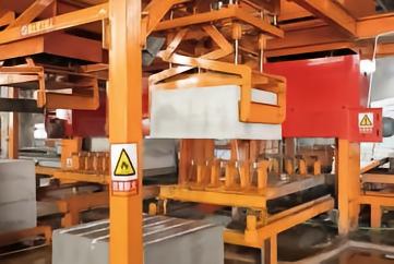 Modular Ceramsite Sandwich Blocks — Forming & cutting station